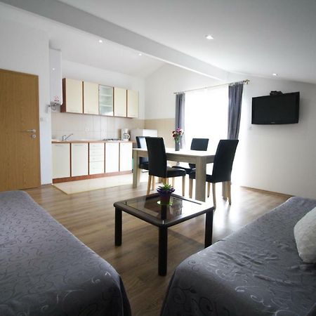 Sebi Apartment 300 M From Beach Rovinj Kültér fotó