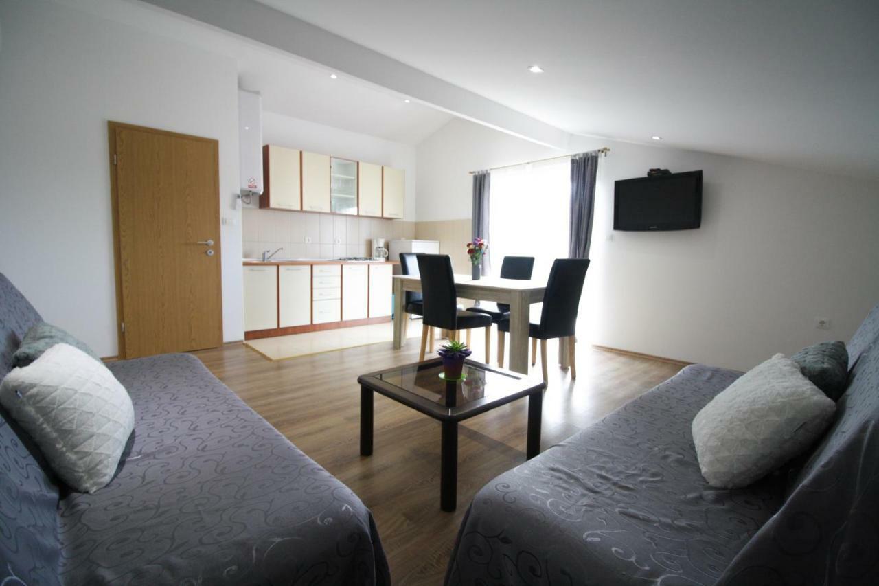 Sebi Apartment 300 M From Beach Rovinj Kültér fotó