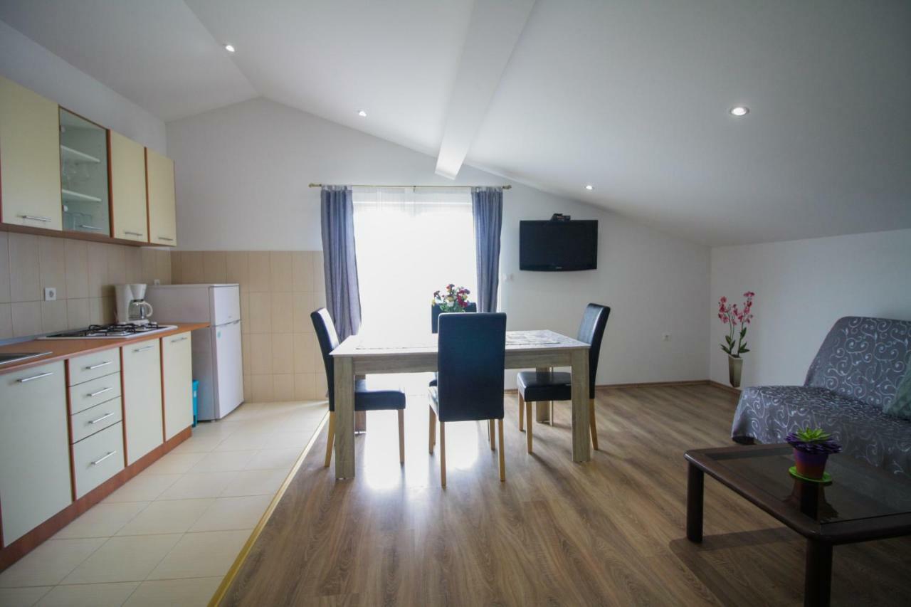 Sebi Apartment 300 M From Beach Rovinj Kültér fotó